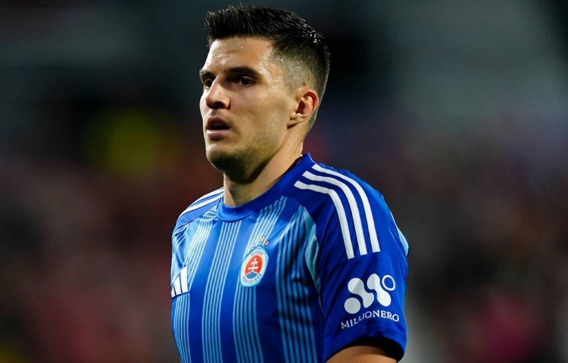 喜讯！浙江队敲定欧冠级别中场神将，19场6球3助攻，中超争冠或变天